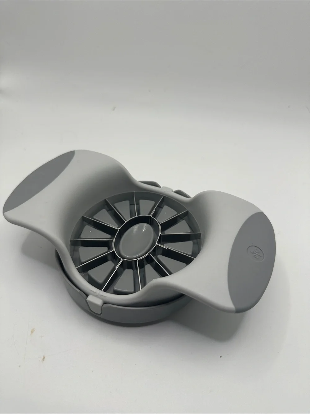 Pampered chef STONE-FRUIT WEDGER